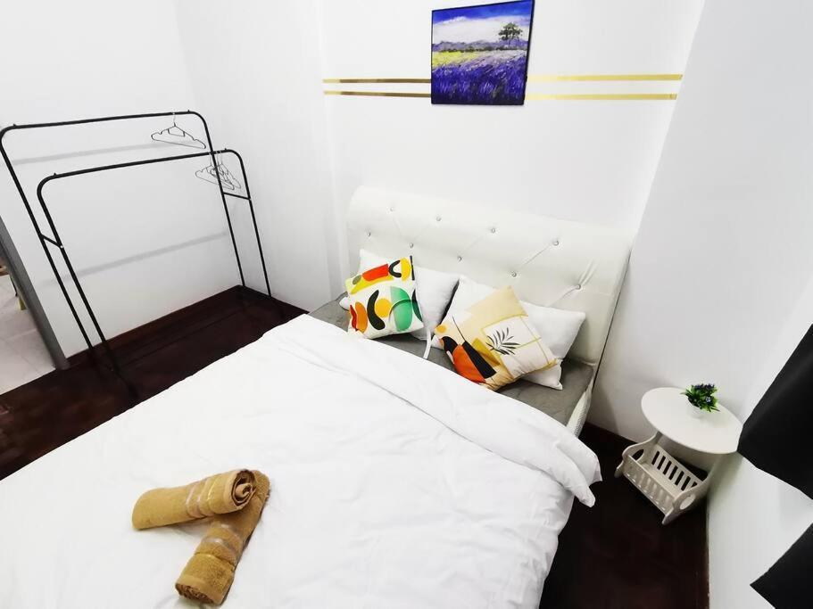 Cozy Modern 3 Bedroom In Free Wifi Apartment George Town