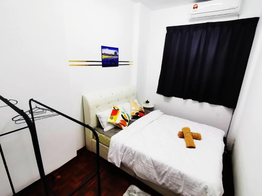 Cozy Modern 3 Bedroom In Free Wifi Apartment