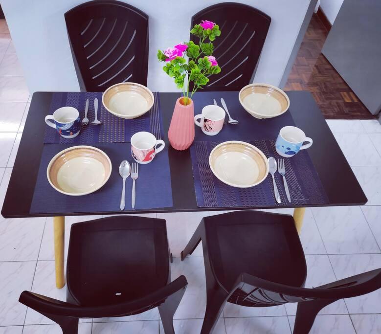 Cozy Modern 3 Bedroom In Free Wifi Apartment