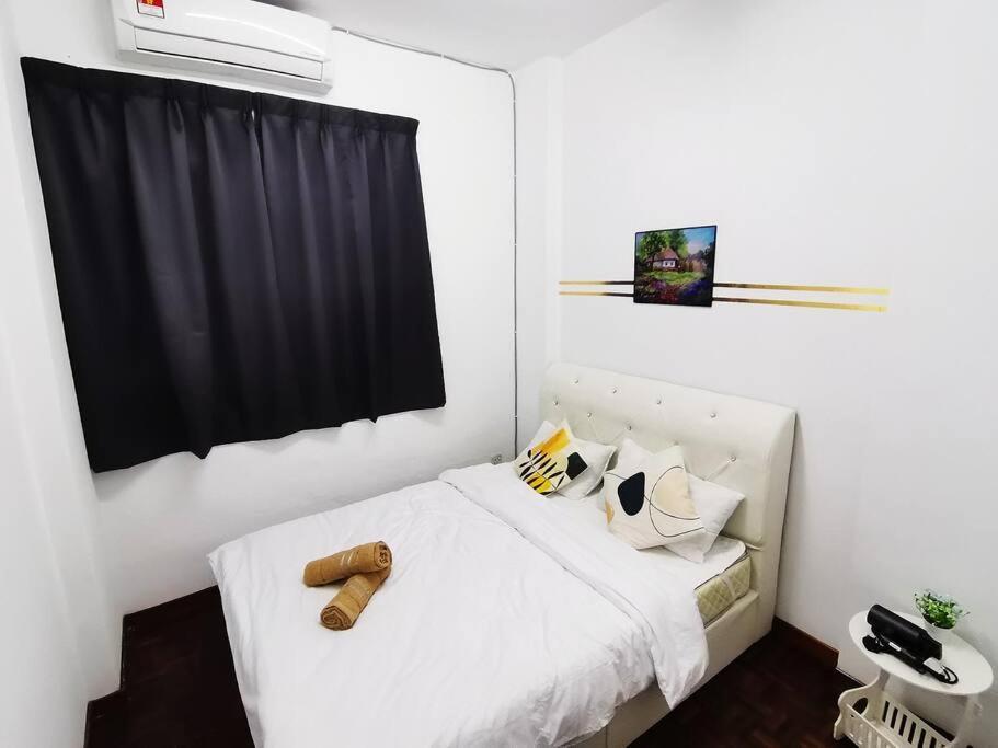 Apartemen Cozy Modern 3 Bedroom In Free Wifi